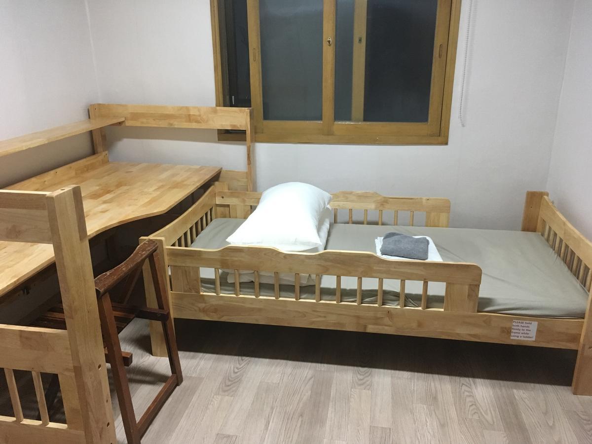 Busan Backpackers Szoba fotó